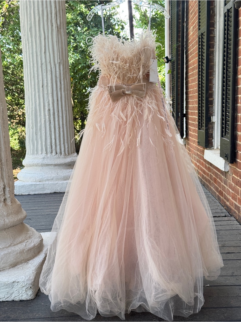 NWT Mac Duggal 20774 Blush Pink Feathered Tulle Ball Gown with Velvet Bow, Sz 4